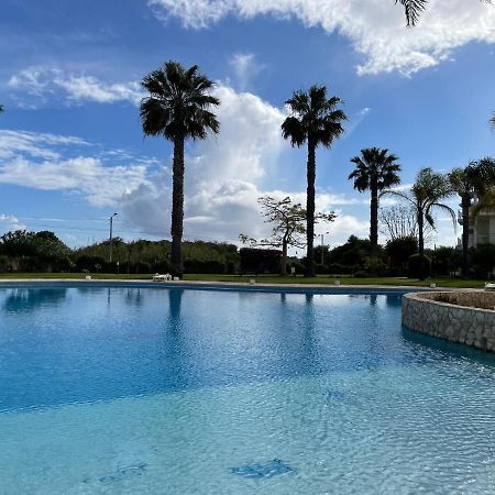Vila Praia 7 - Beach & Pool Apartment アルヴォル エクステリア 写真