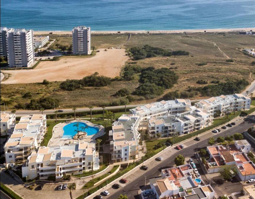 Vila Praia 7 - Beach & Pool Apartment アルヴォル エクステリア 写真