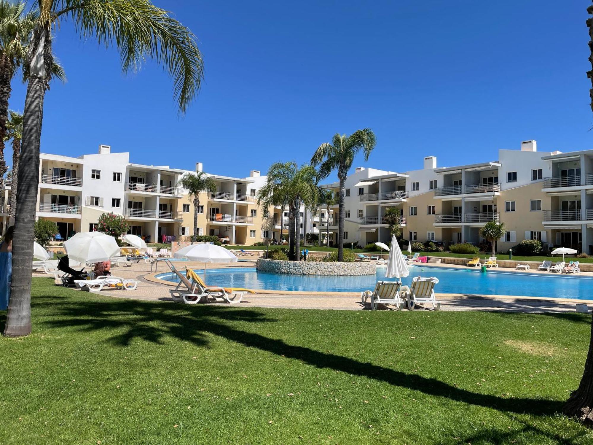 Vila Praia 7 - Beach & Pool Apartment アルヴォル エクステリア 写真